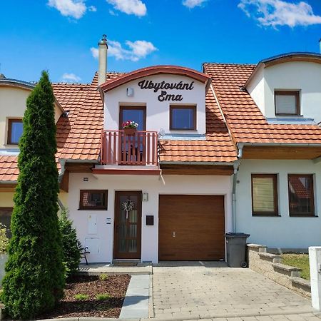 Ubytovani Ema Apartment Valtice Luaran gambar
