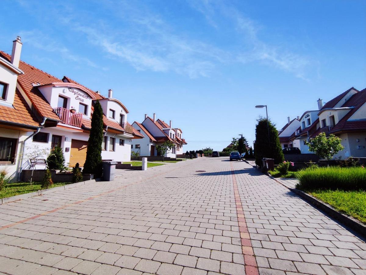 Ubytovani Ema Apartment Valtice Luaran gambar