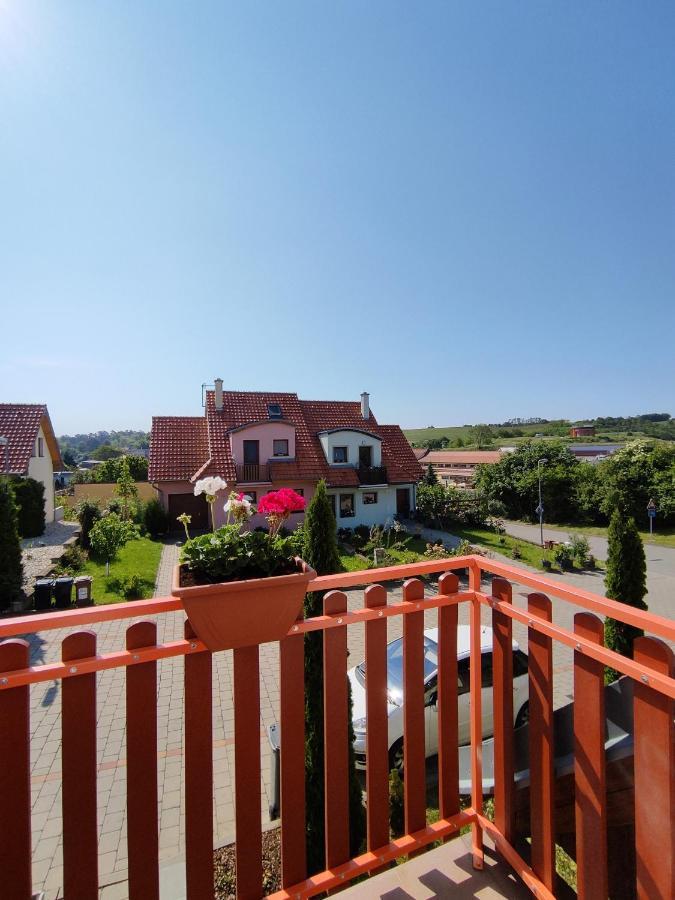 Ubytovani Ema Apartment Valtice Luaran gambar