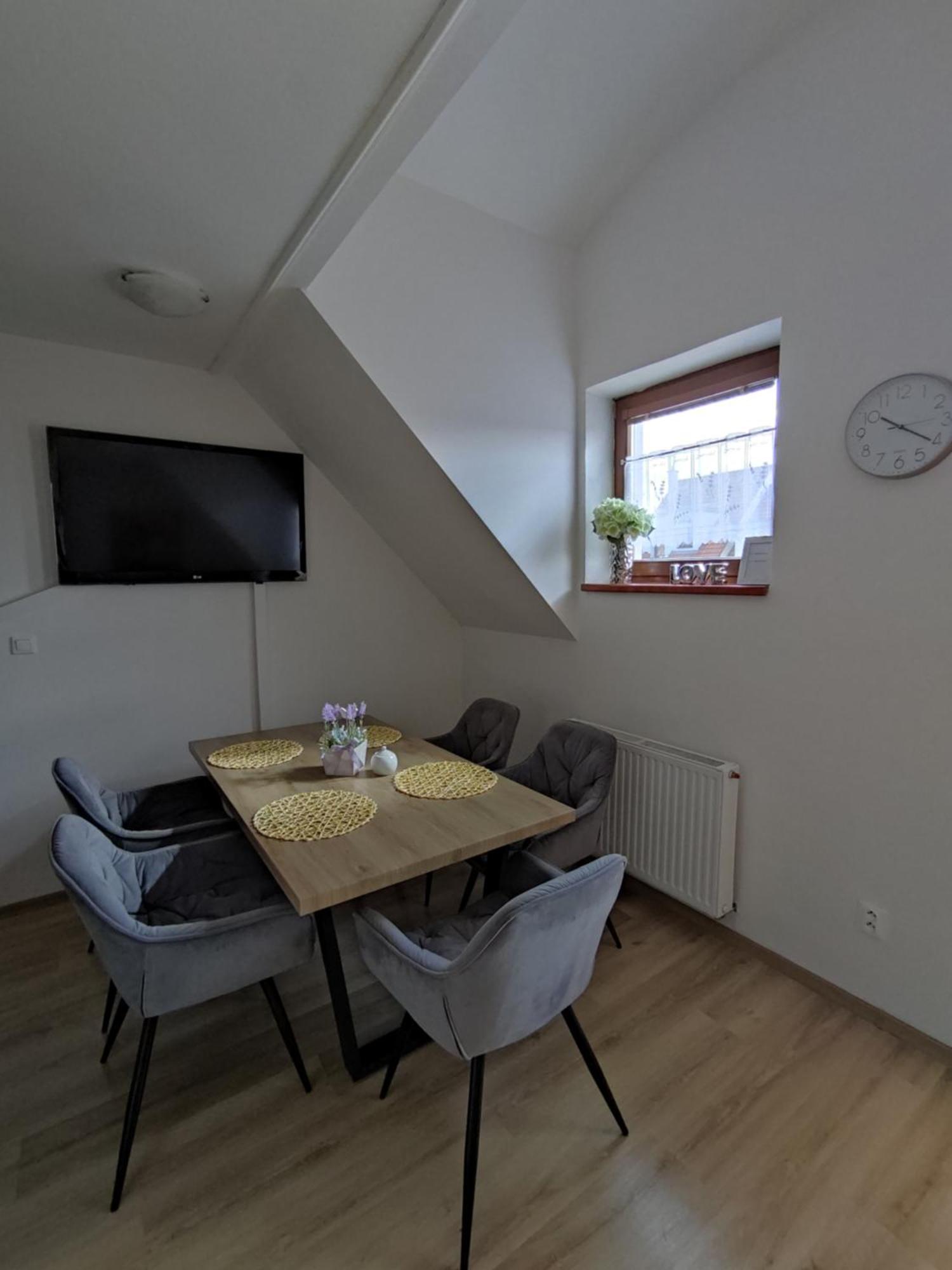 Ubytovani Ema Apartment Valtice Luaran gambar