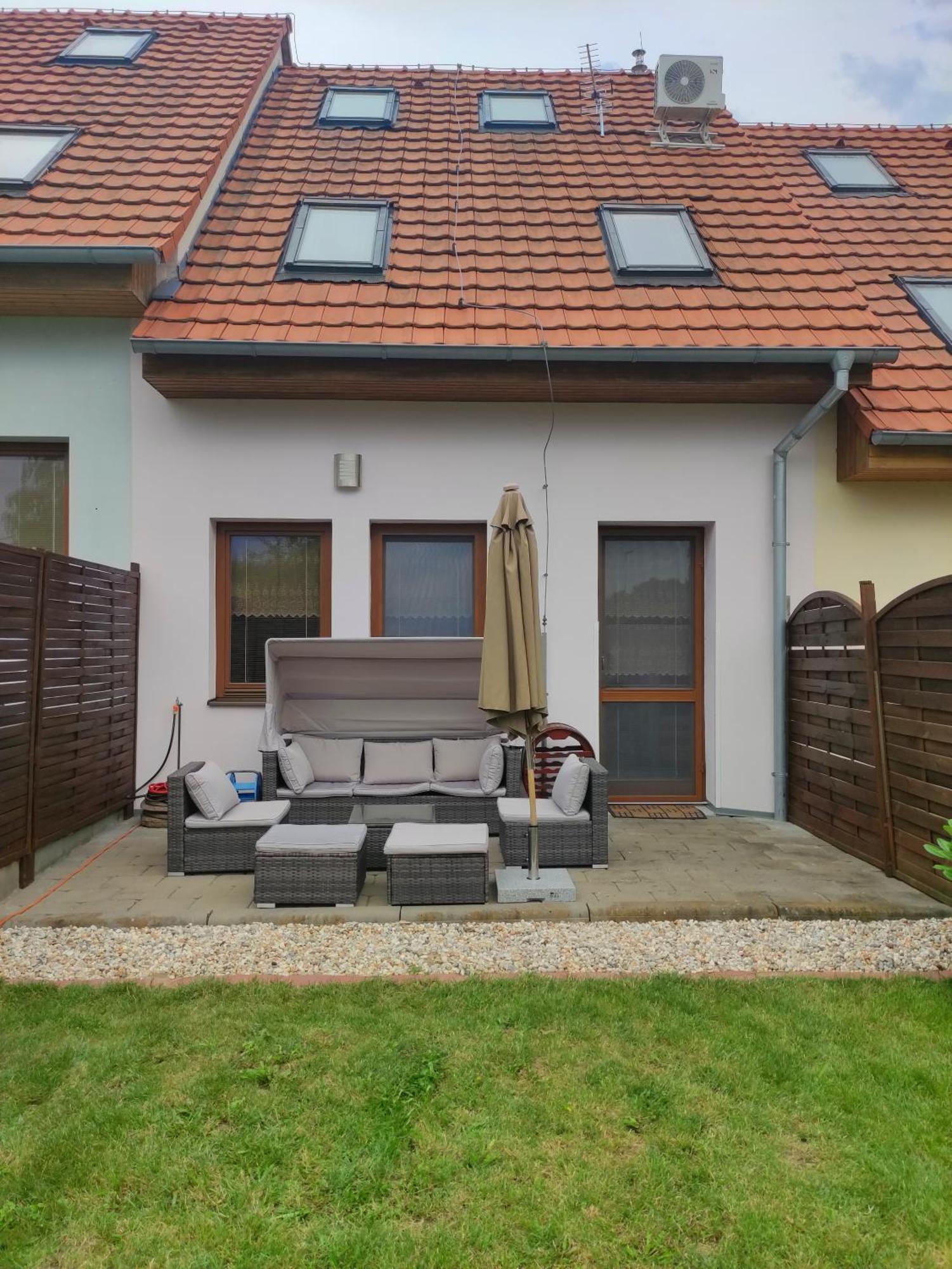 Ubytovani Ema Apartment Valtice Luaran gambar